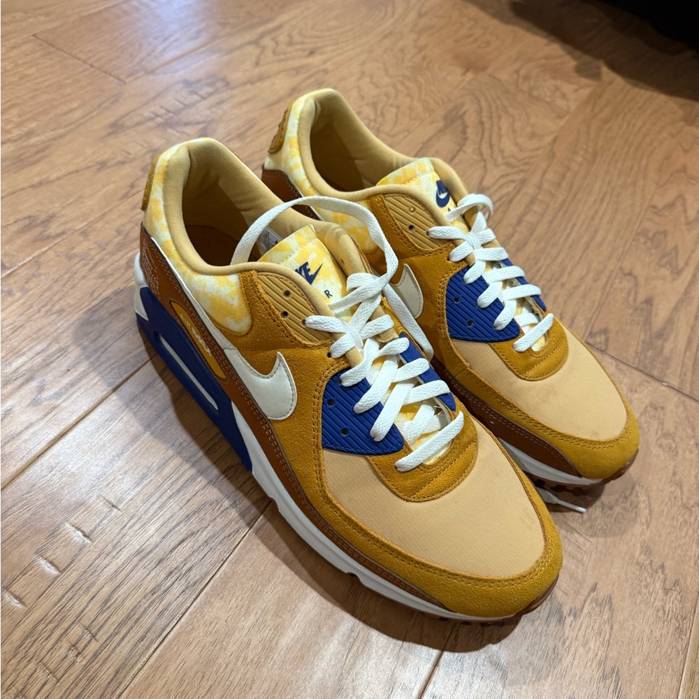 Nike AM90 Curry